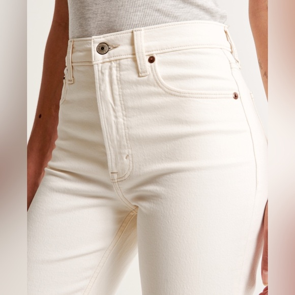 Abercrombie High Rise Mom Jean - Picture 3 of 4